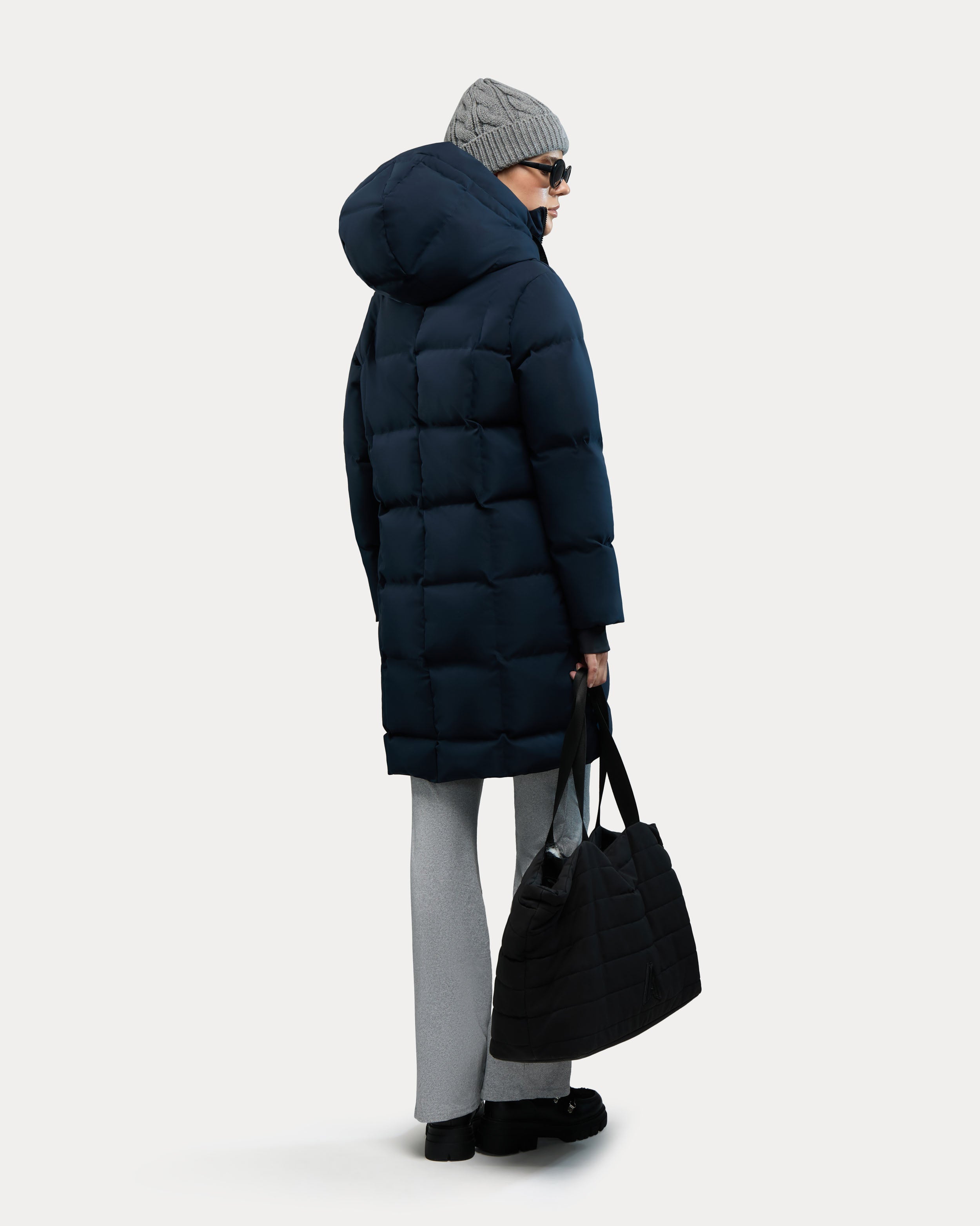 Cluze Mid-Length Puffer with Square Quilting