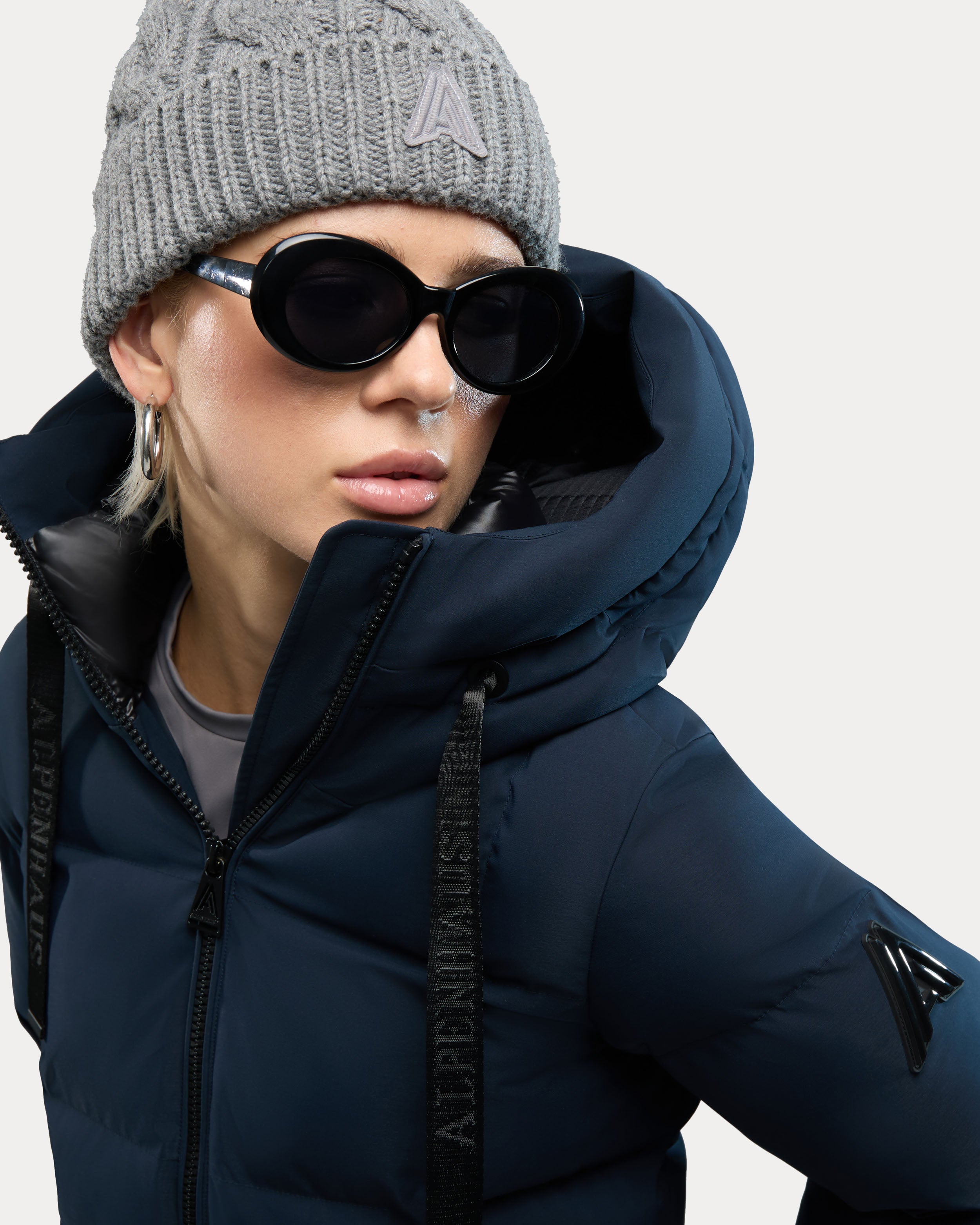 Cluze Mid-Length Puffer with Square Quilting