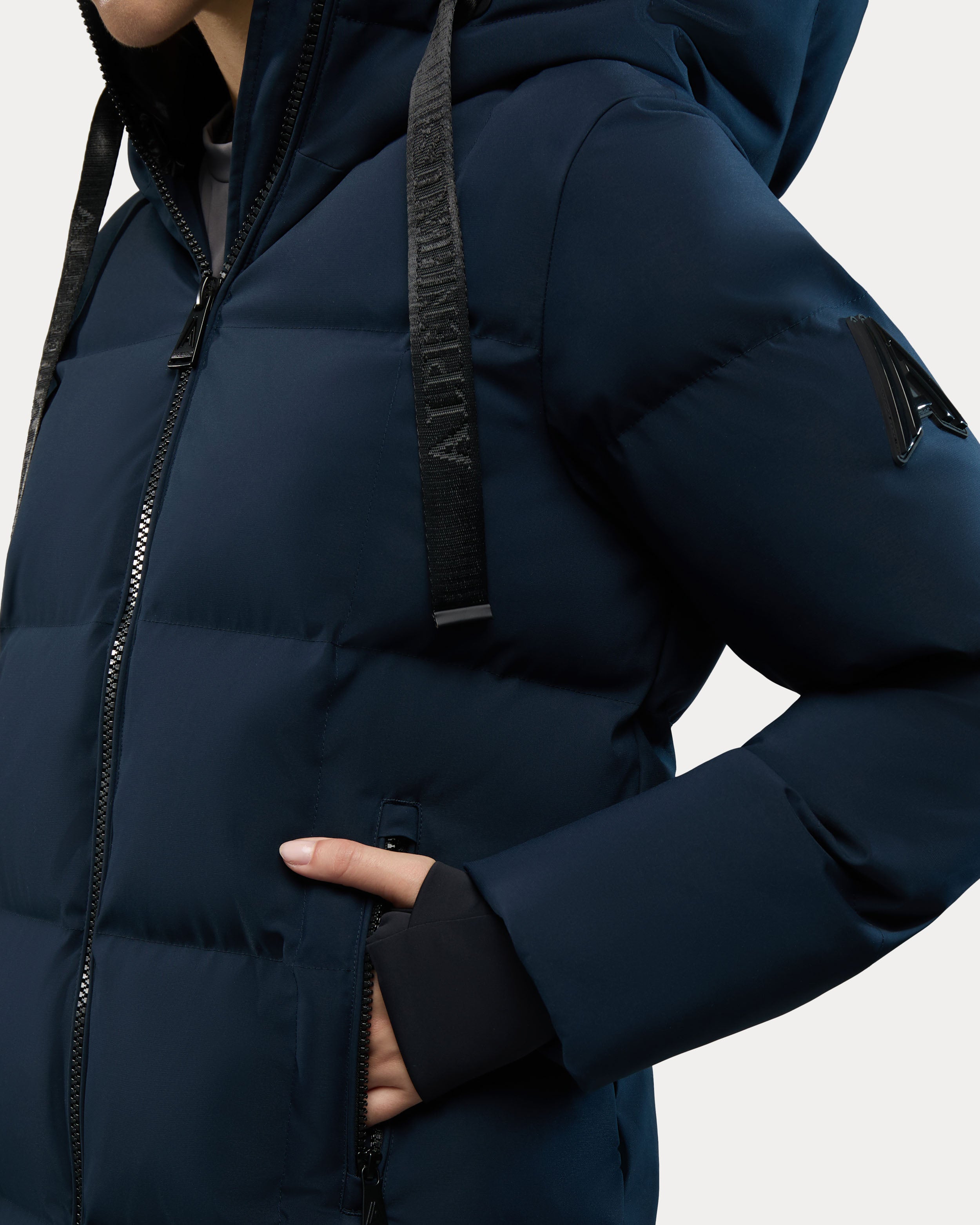 Cluze Mid-Length Puffer with Square Quilting