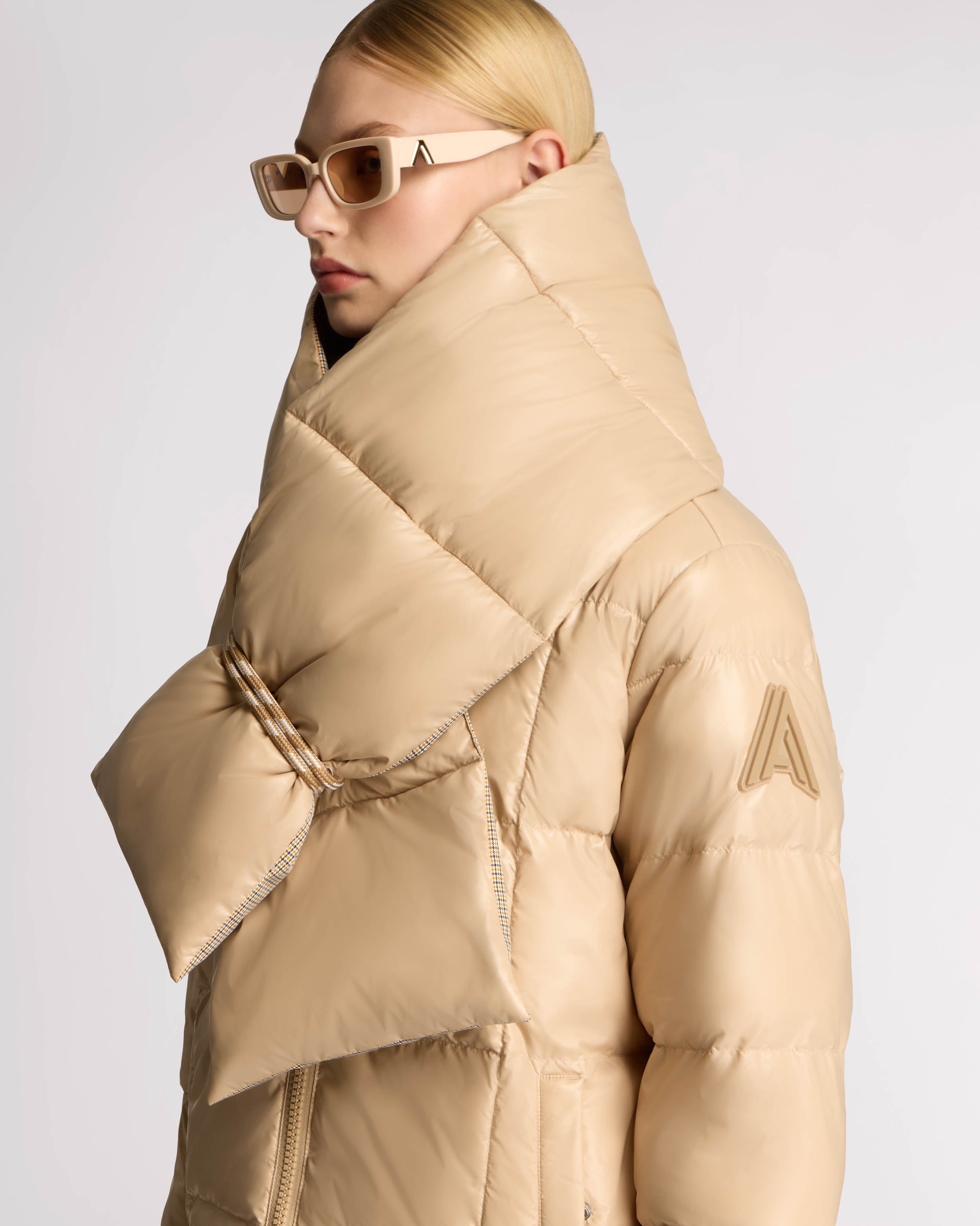 Manteau Matelassé Réversible 2-en-1 Winekka avec écharpe Surdimensionnée Amovible