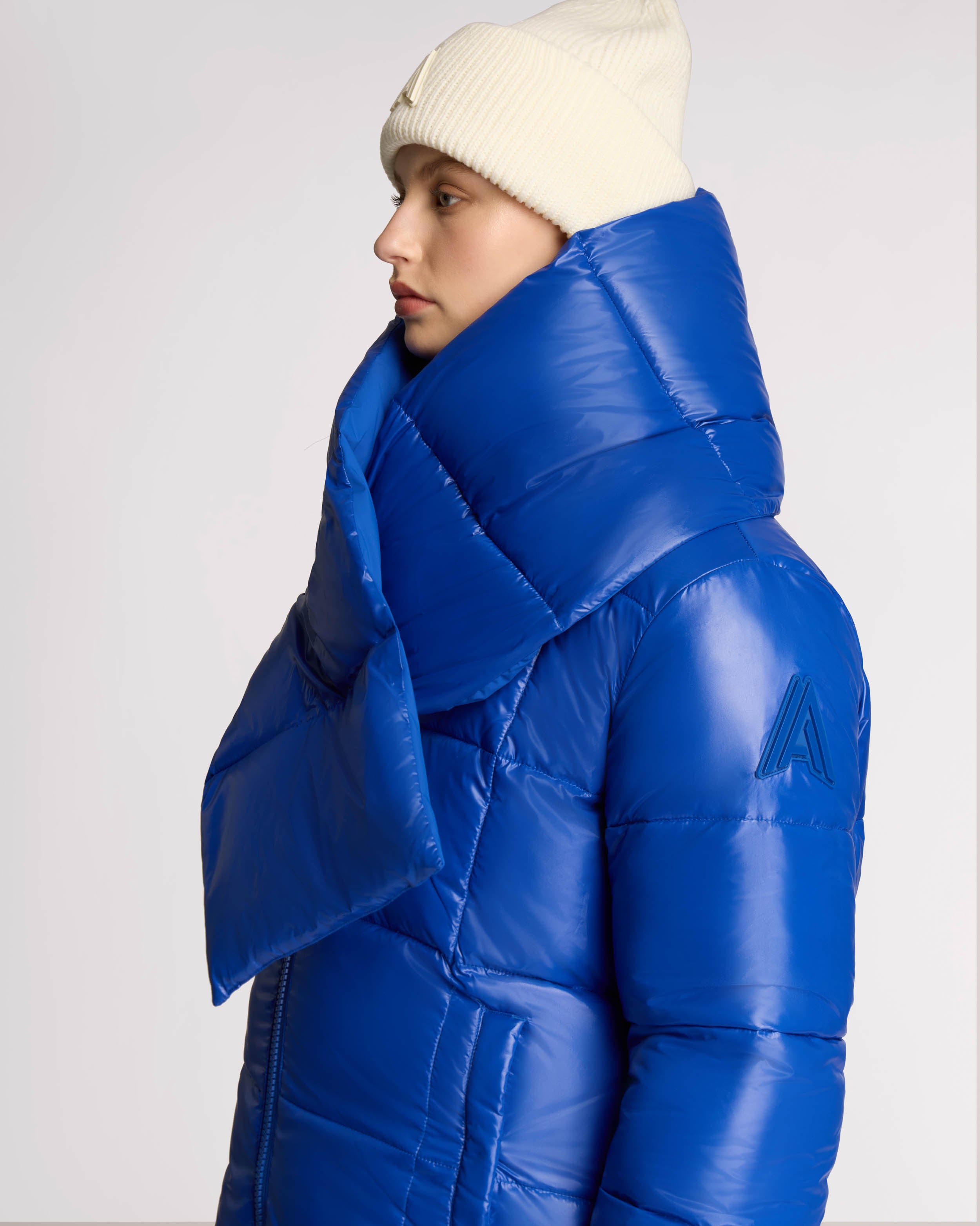 Manteau Matelassé Réversible 2-en-1 Winekka avec écharpe Surdimensionnée Amovible