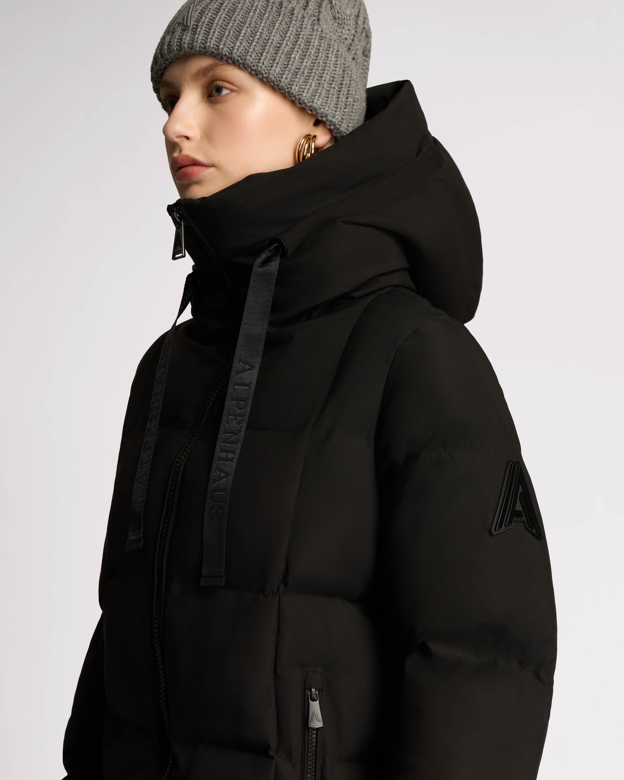 Cluze Mid-Length Puffer with Square Quilting