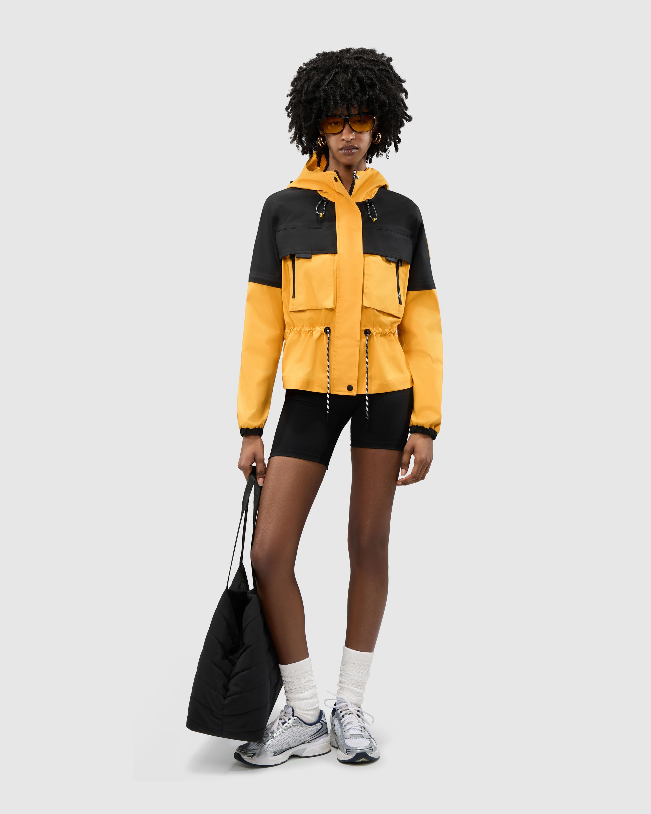 Marmande Short Windbreaker with Removable Sleeves and Extendable Hood