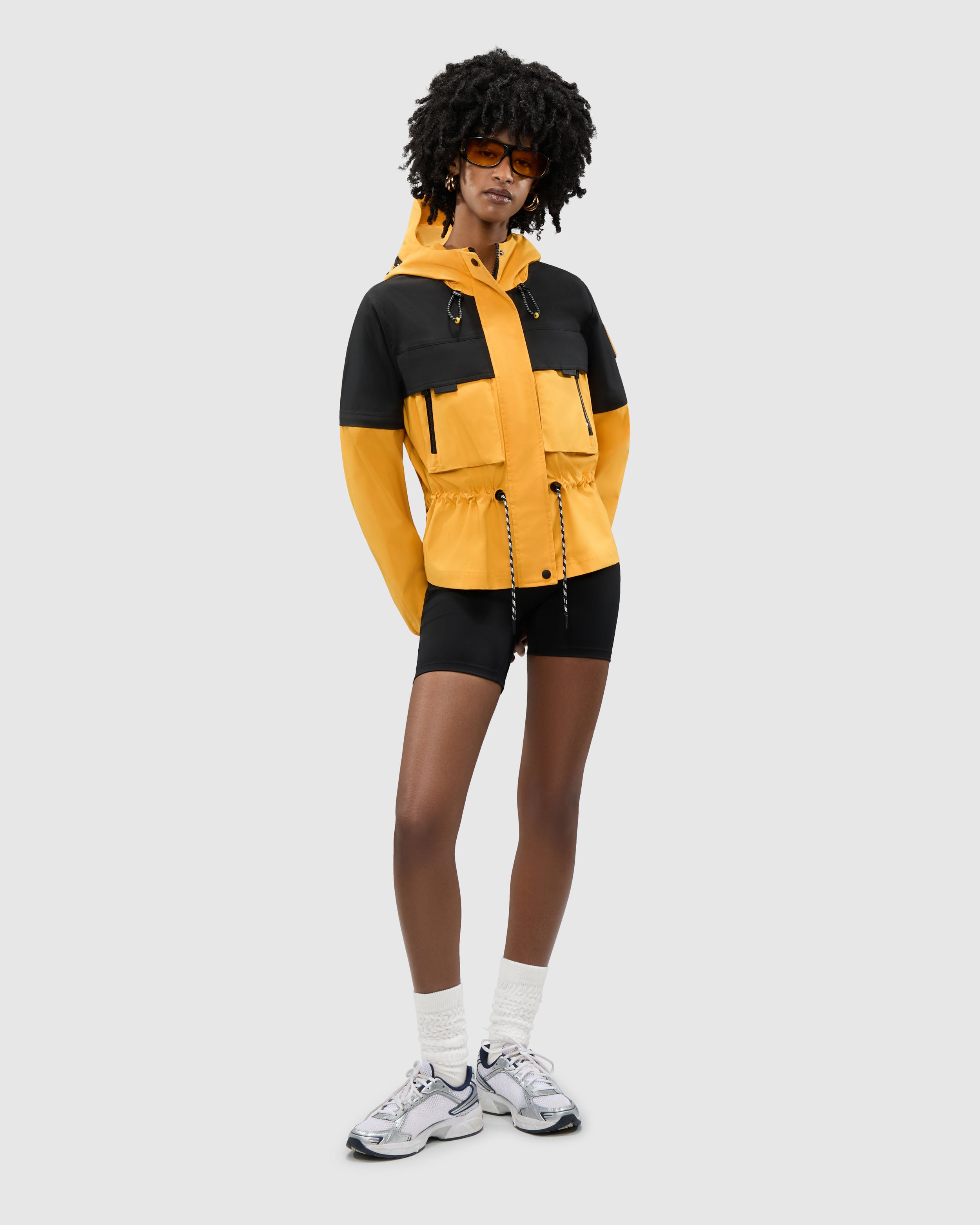 Marmande Short Windbreaker with Removable Sleeves and Extendable Hood