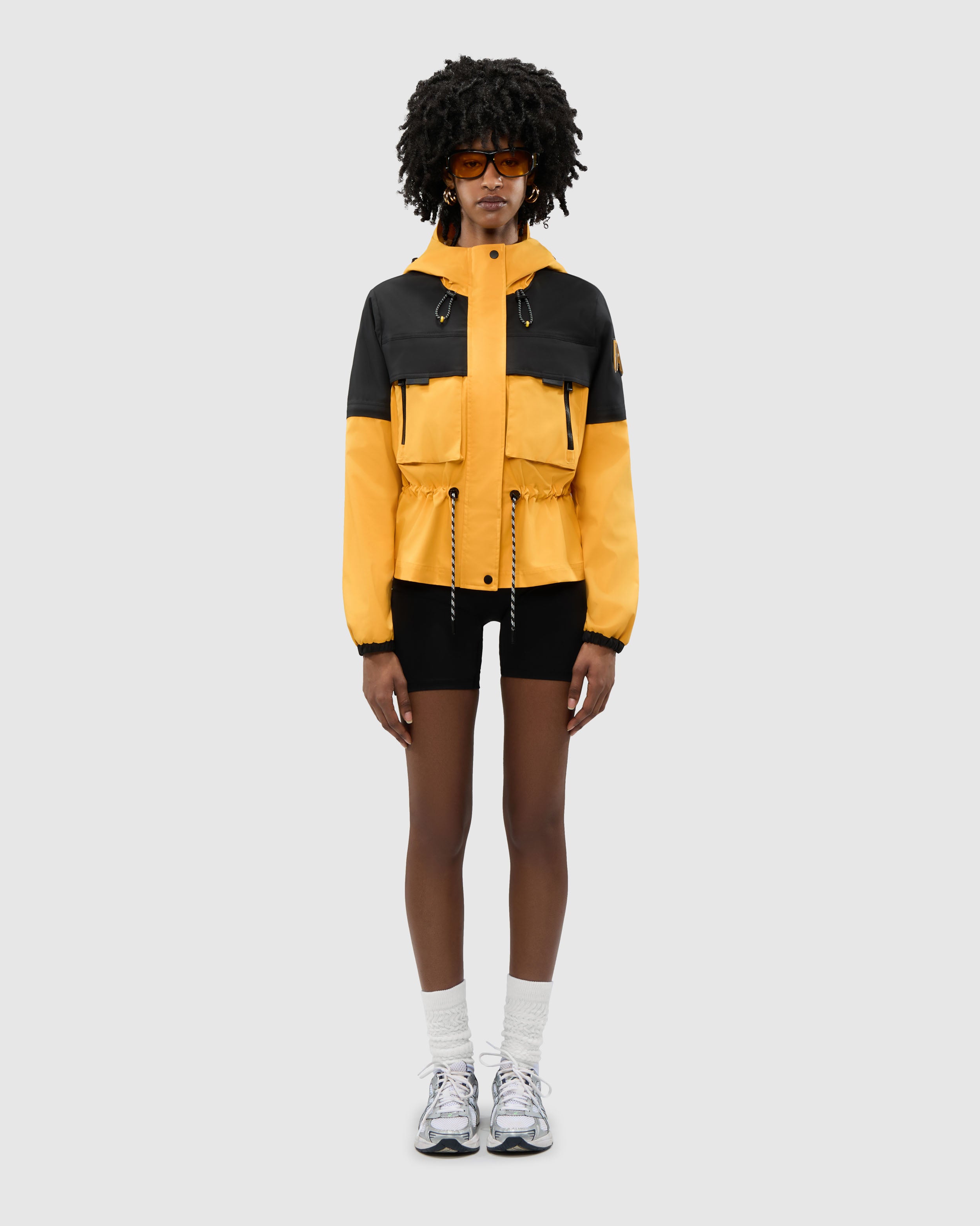 Marmande Short Windbreaker with Removable Sleeves and Extendable Hood