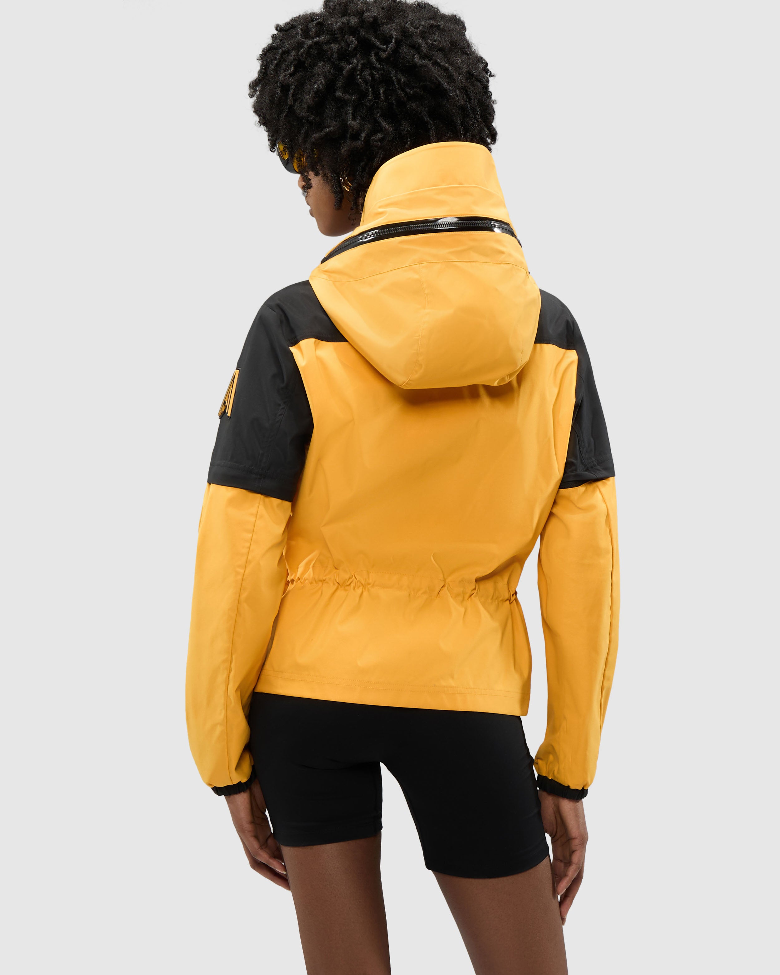 Marmande Short Windbreaker with Removable Sleeves and Extendable Hood