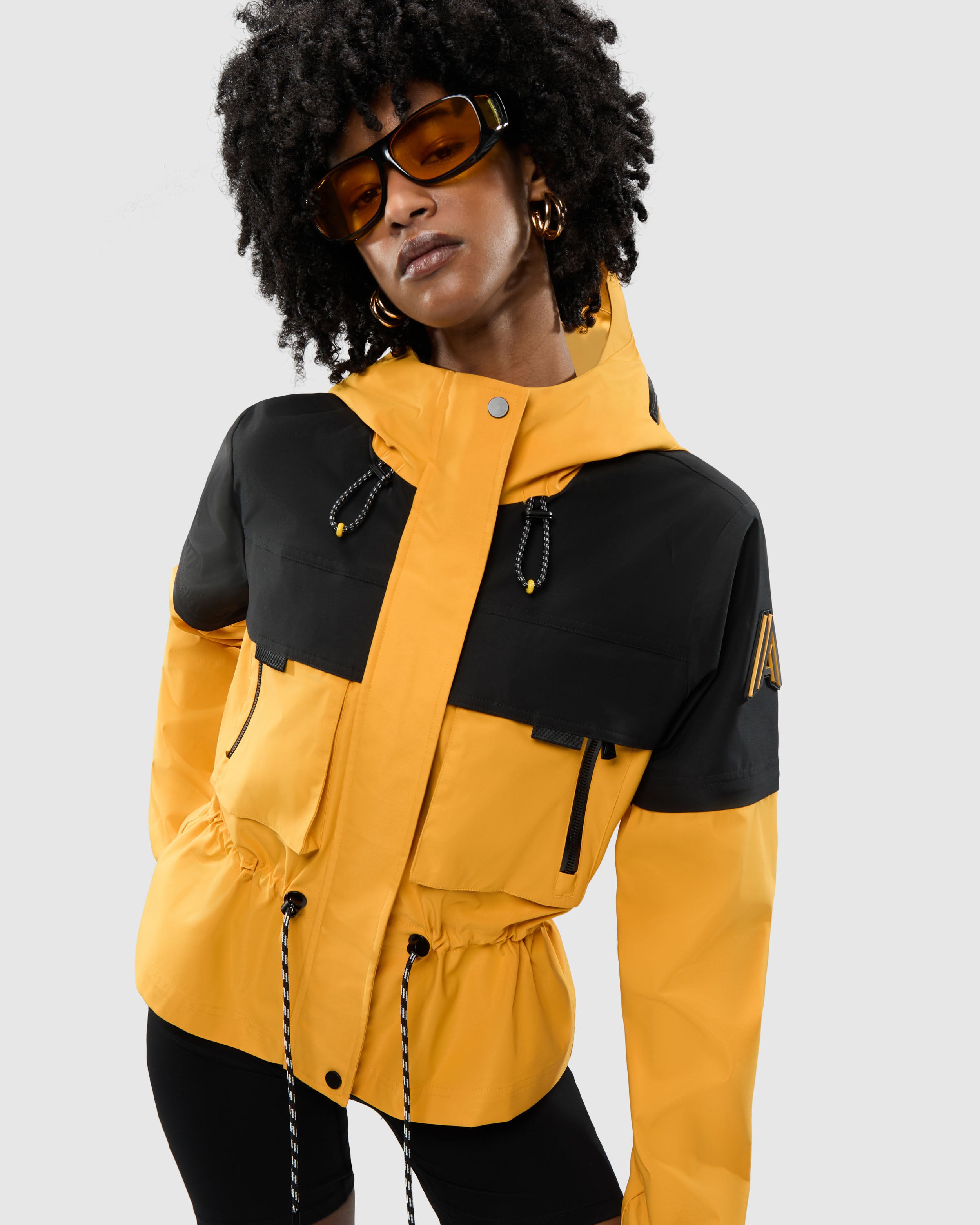 Marmande Short Windbreaker with Removable Sleeves and Extendable Hood