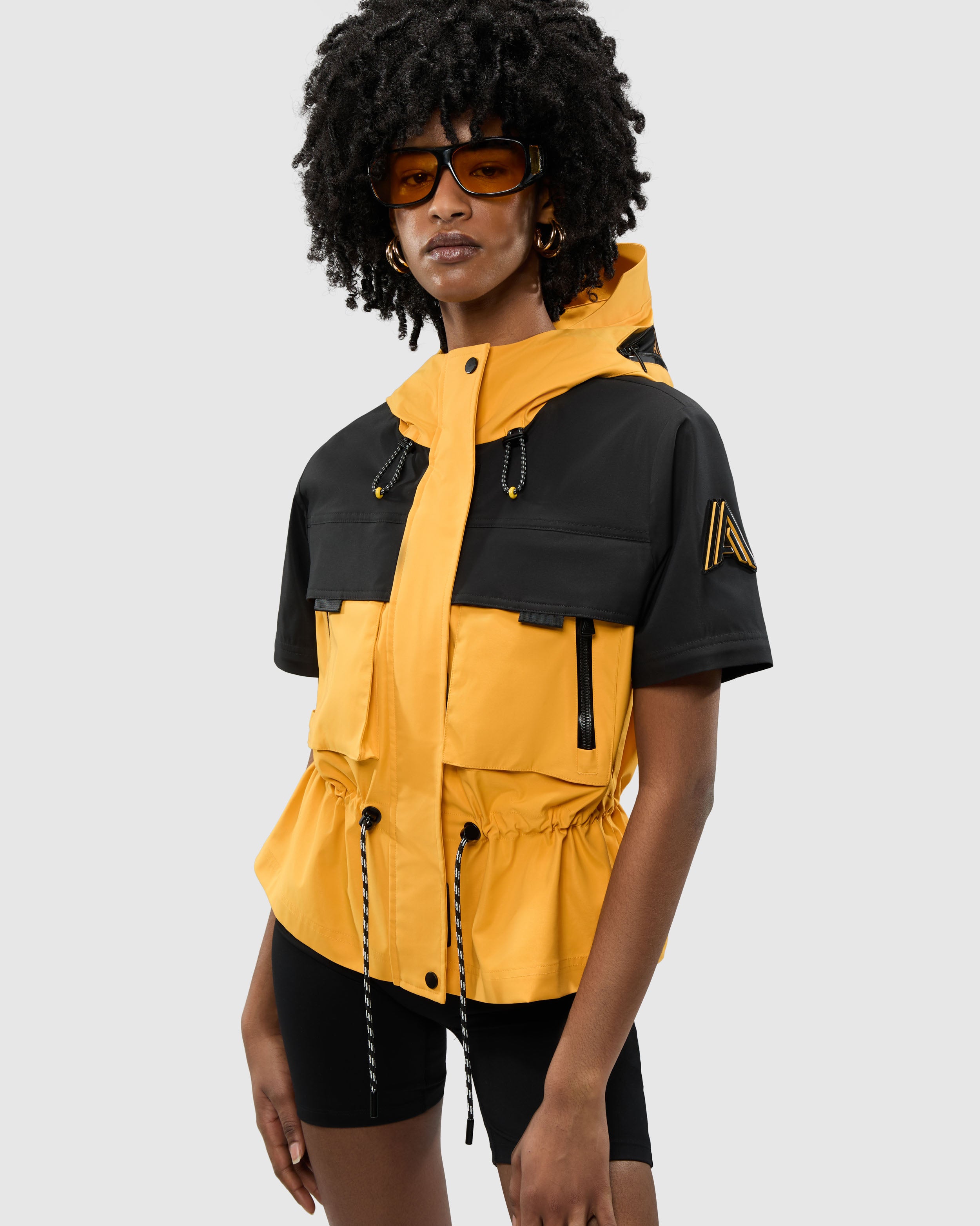 Marmande Short Windbreaker with Removable Sleeves and Extendable Hood