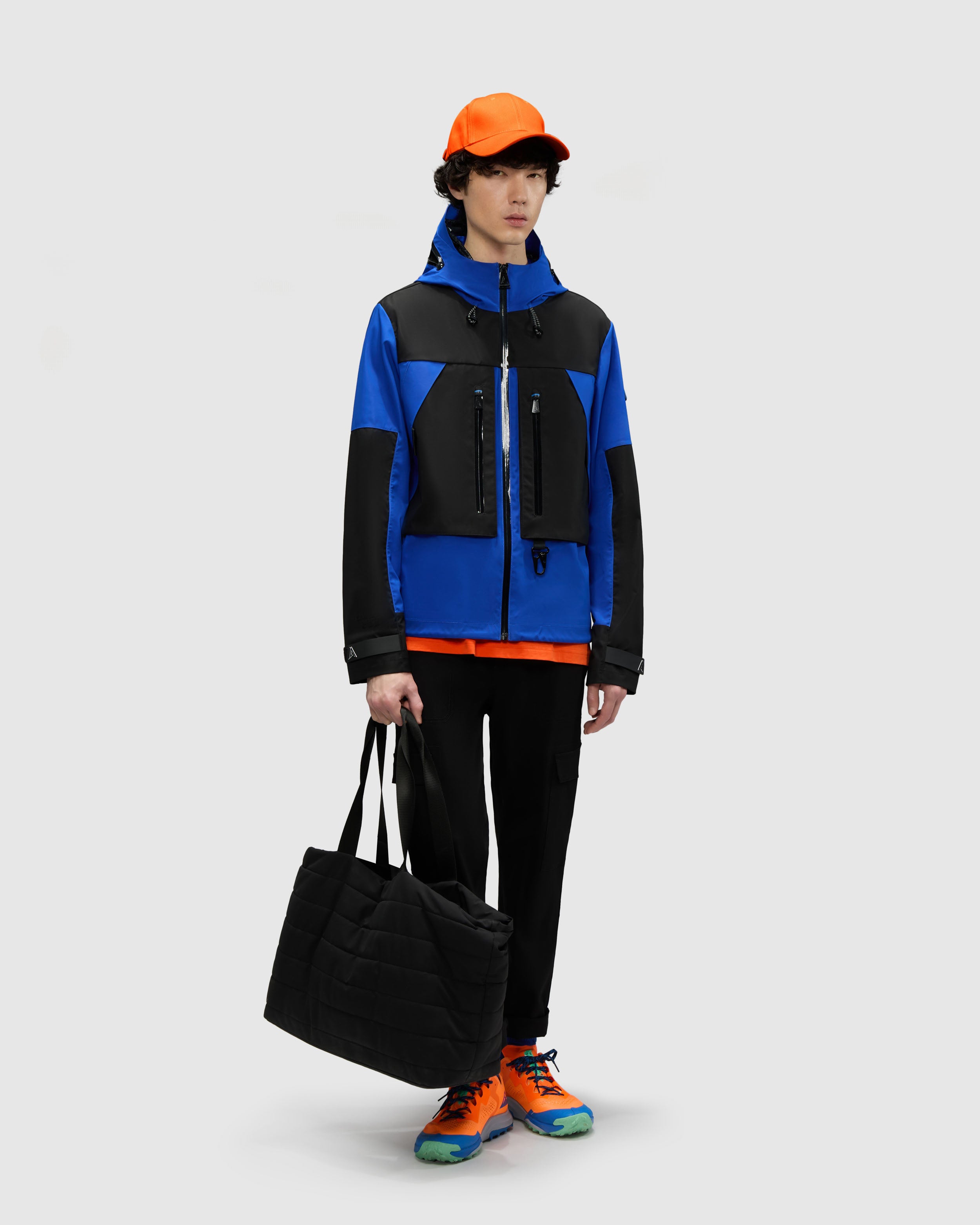 Vallandry Windbreaker with Extendable Hood