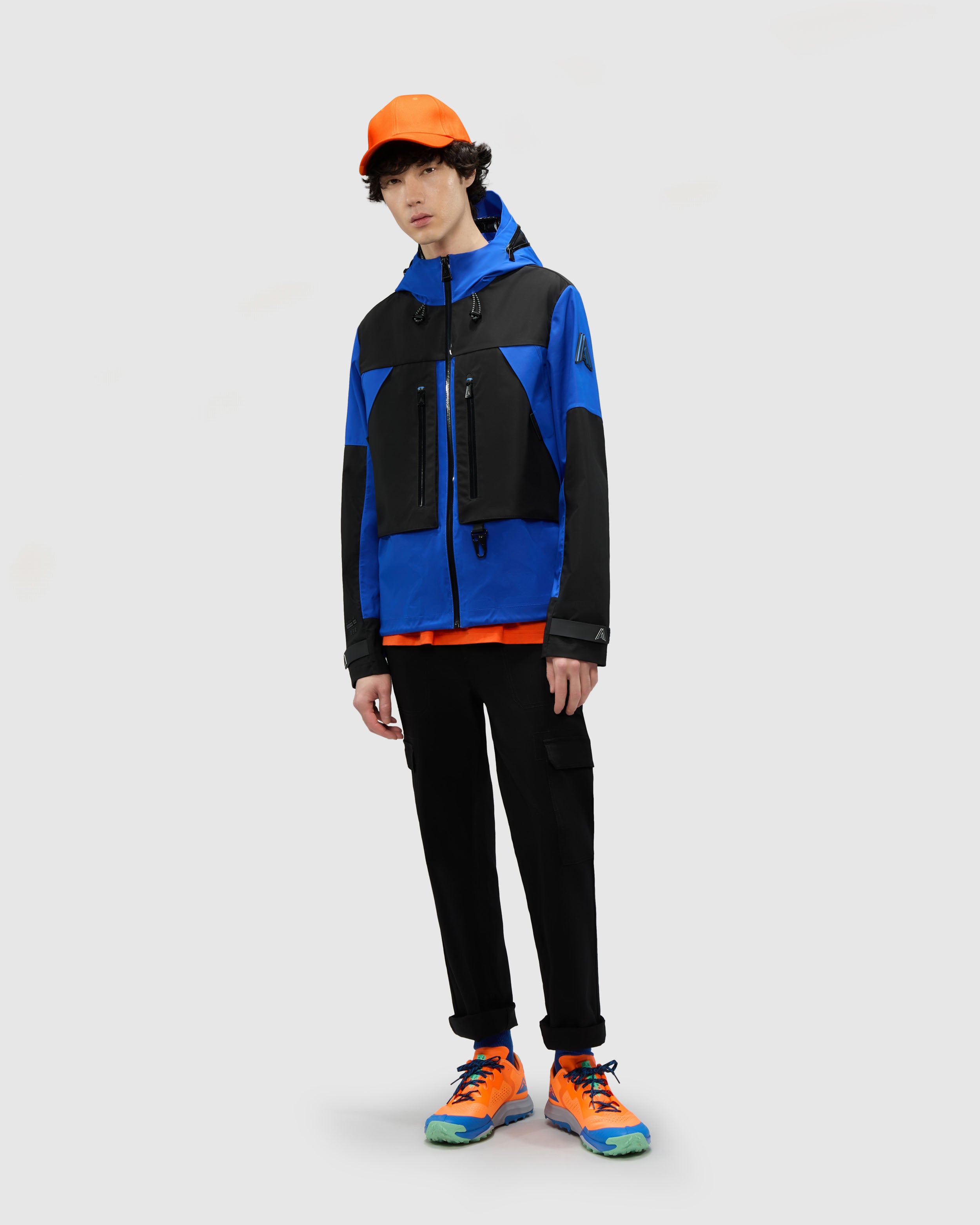 Vallandry Windbreaker with Extendable Hood