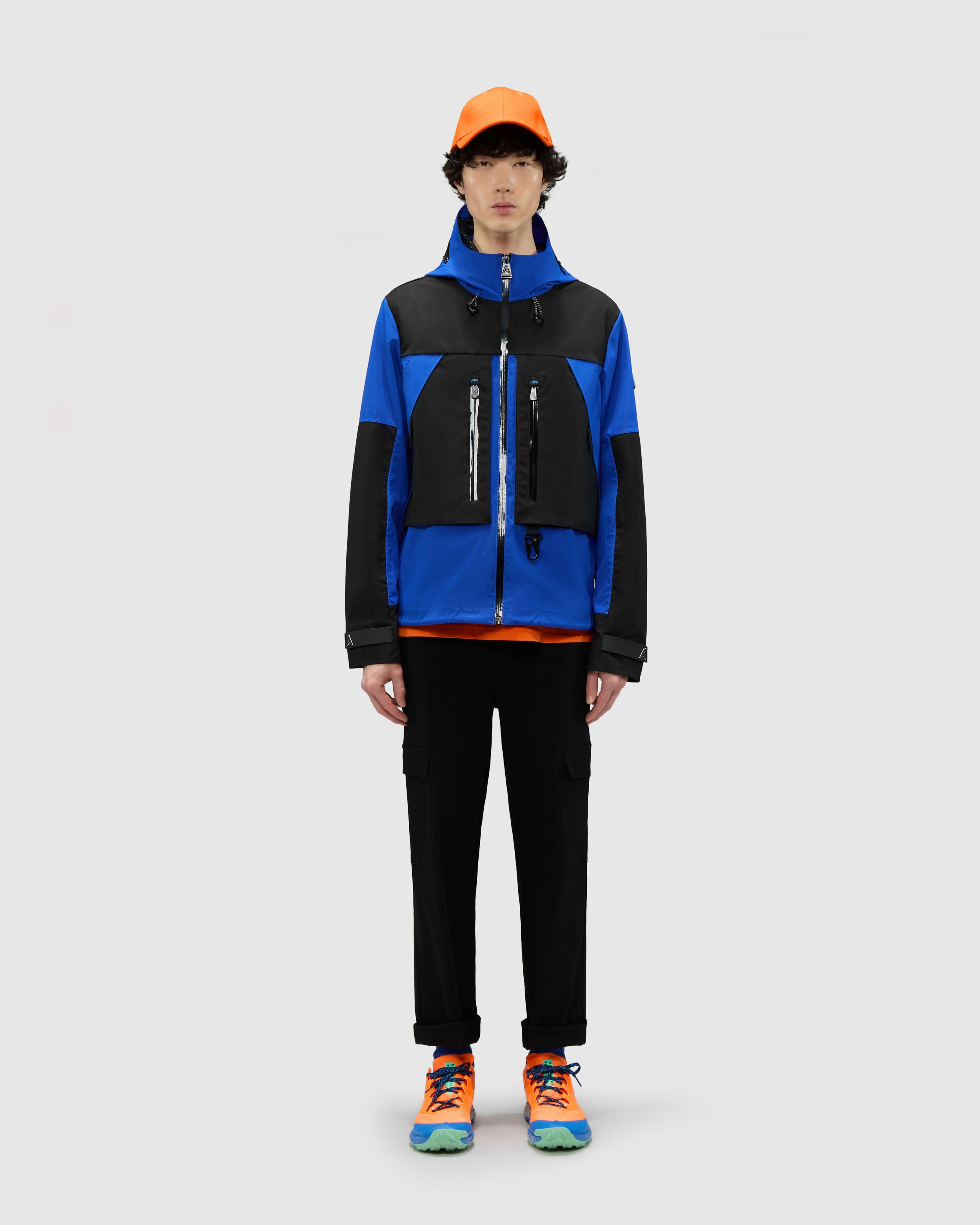 Vallandry Windbreaker with Extendable Hood