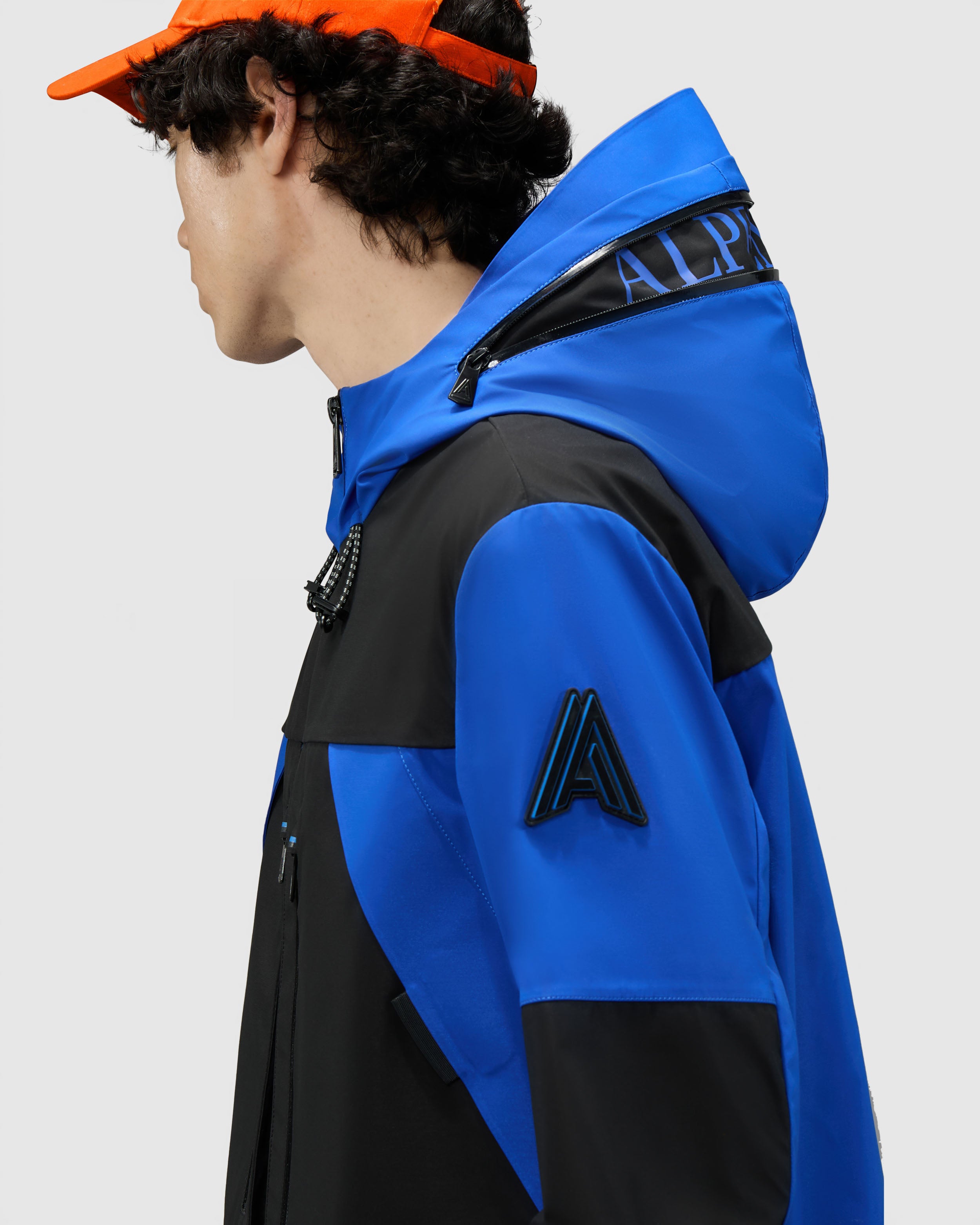 Vallandry Windbreaker with Extendable Hood