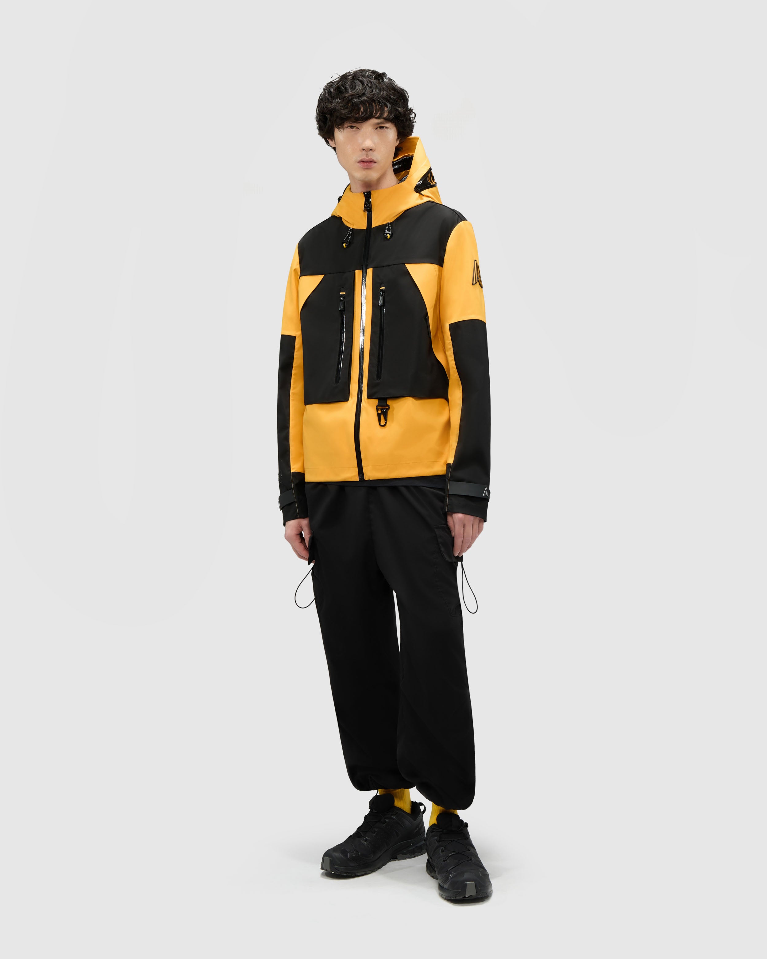 Vallandry Windbreaker with Extendable Hood