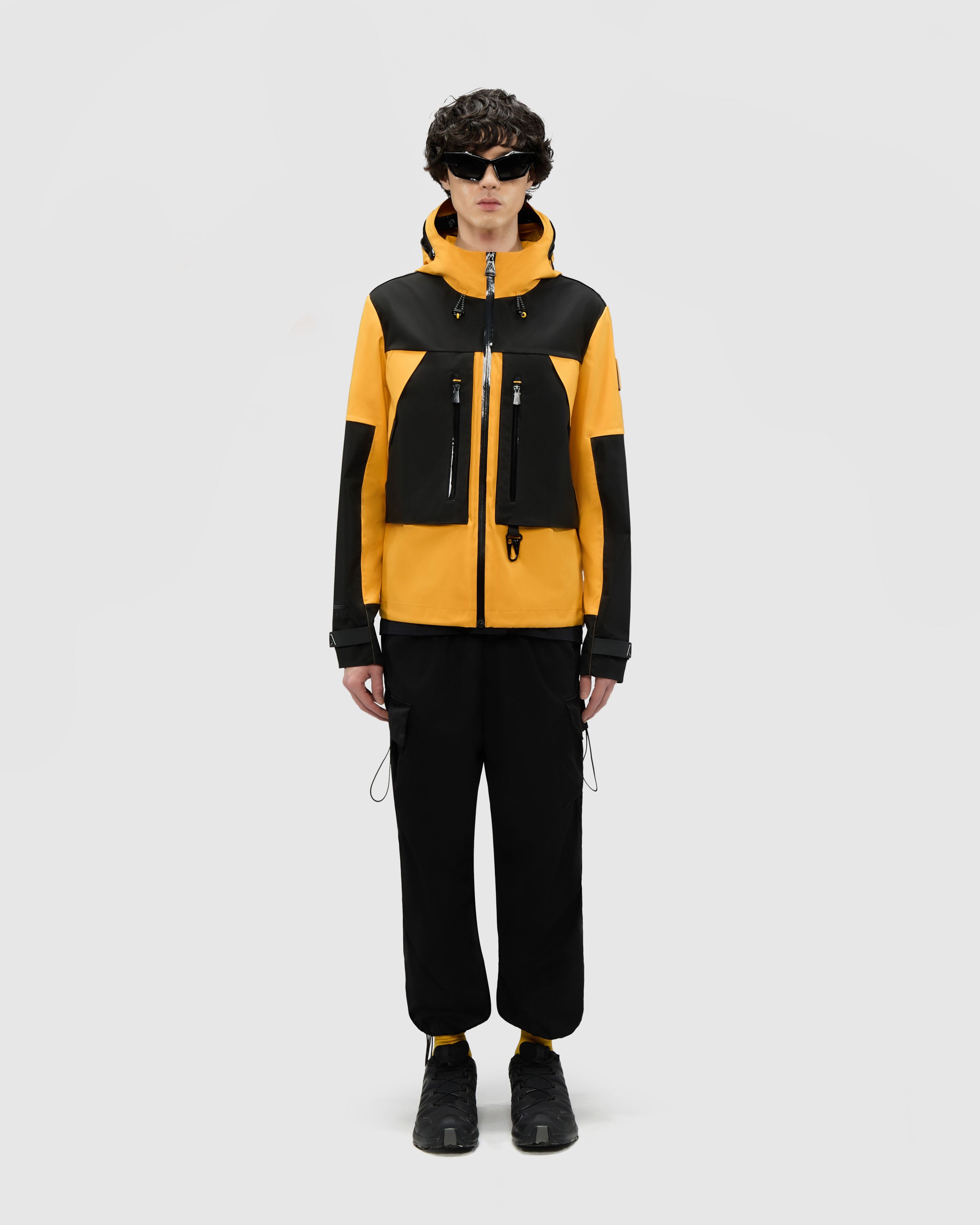 Vallandry Windbreaker with Extendable Hood