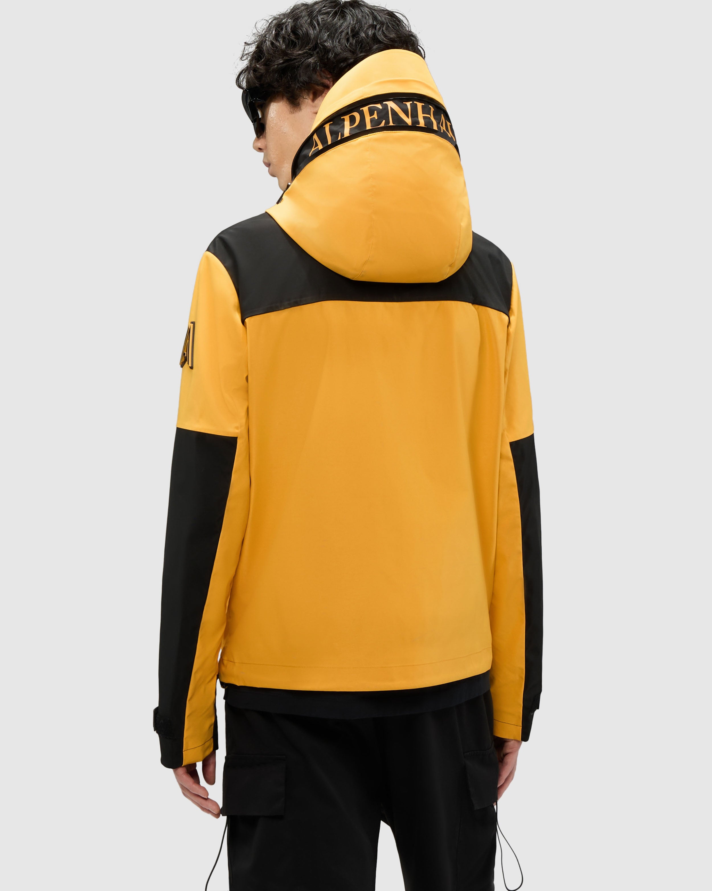 Vallandry Windbreaker with Extendable Hood