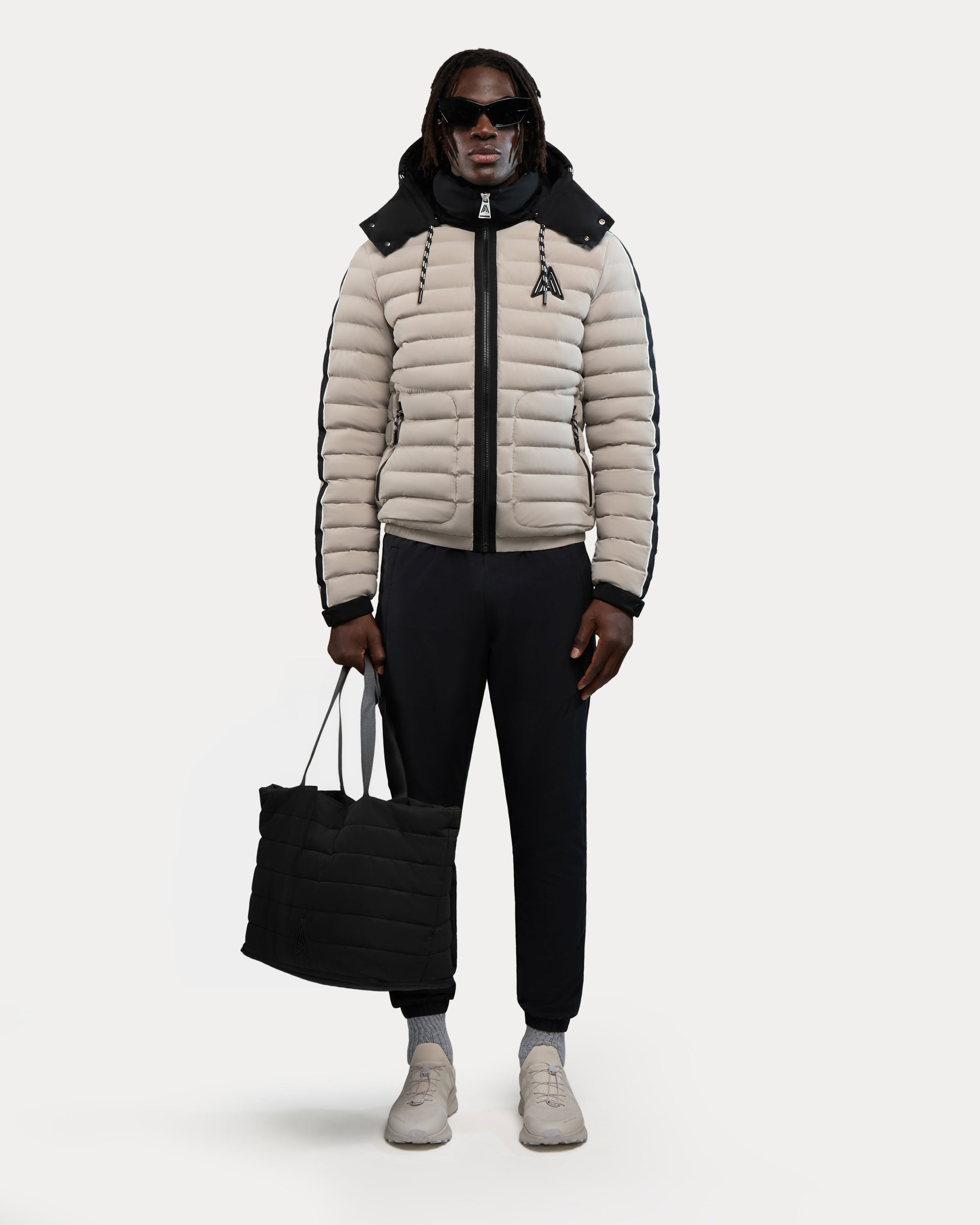 Blouson aviateur matelassé léger Uriage avec capuchon amovible
